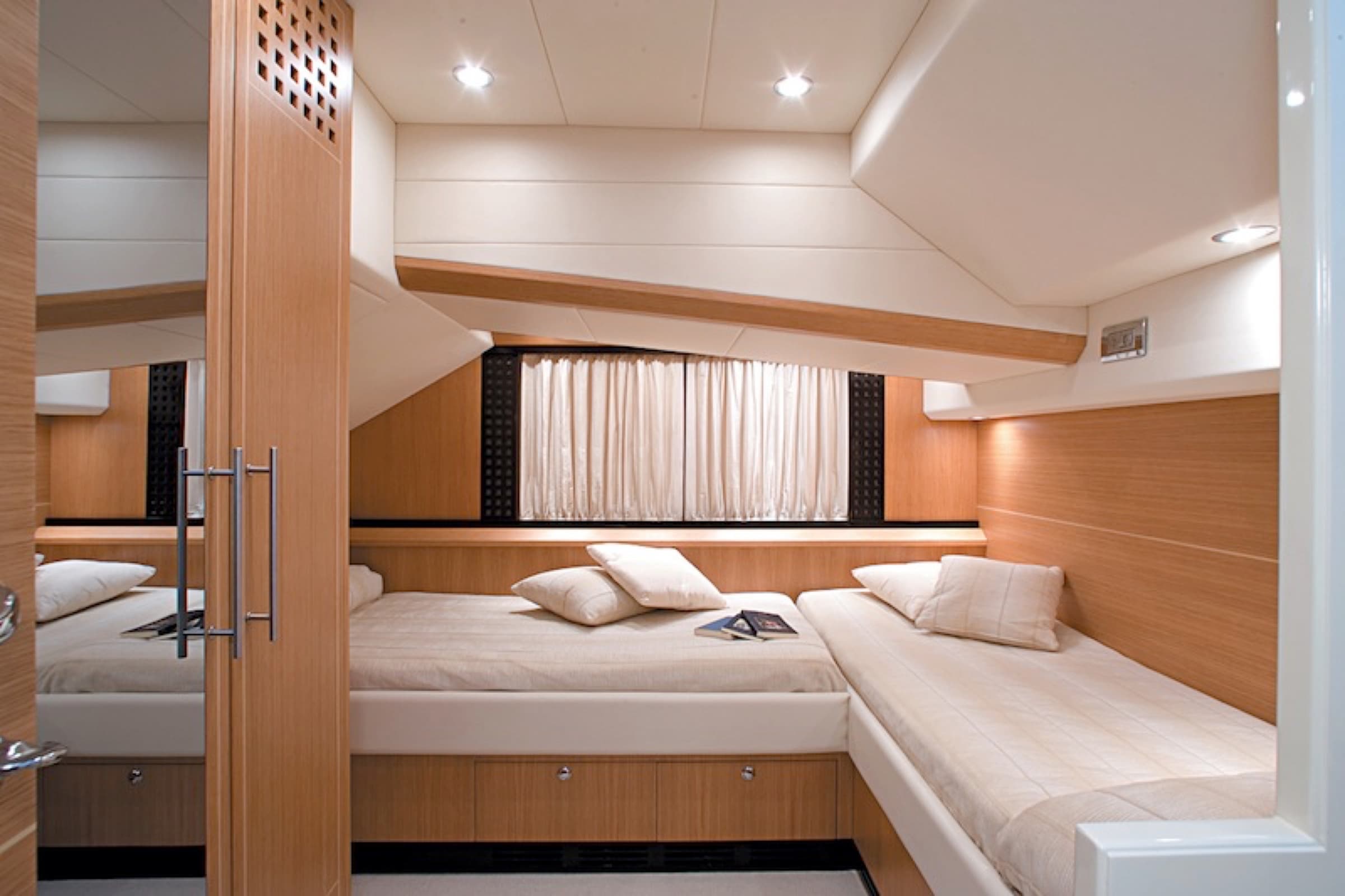 Cantieri di Sarnico 50, yacht charter on the French Riviera (6)