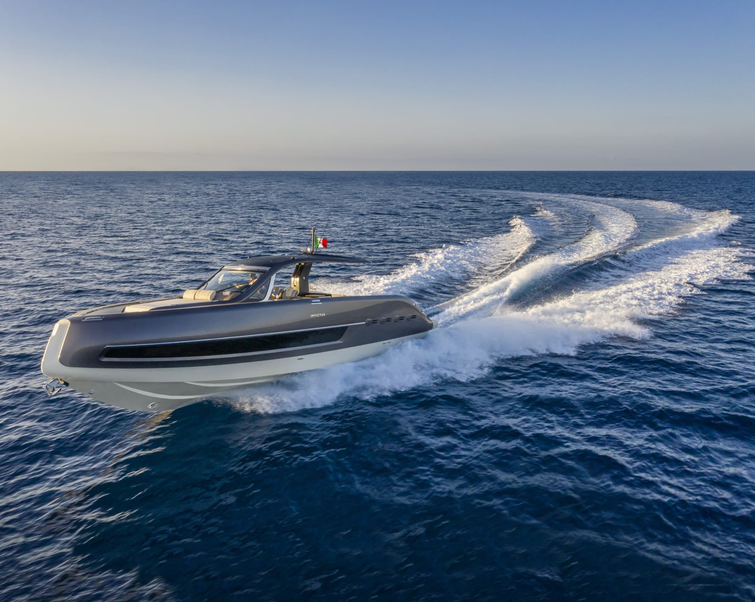 Invictus TT 460, yacht charter on the French Riviera