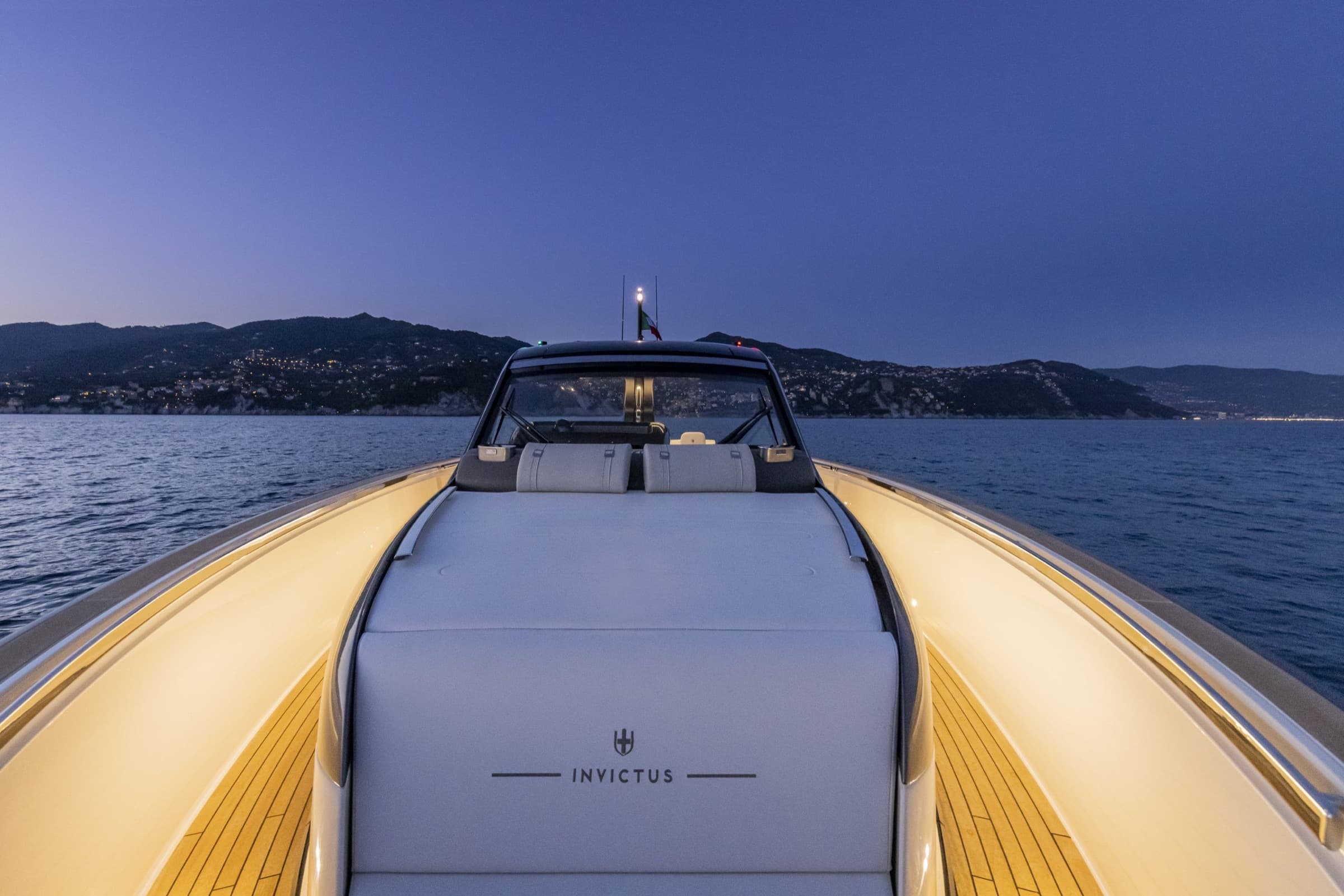Invictus TT 460, yacht charter on the French Riviera (3)