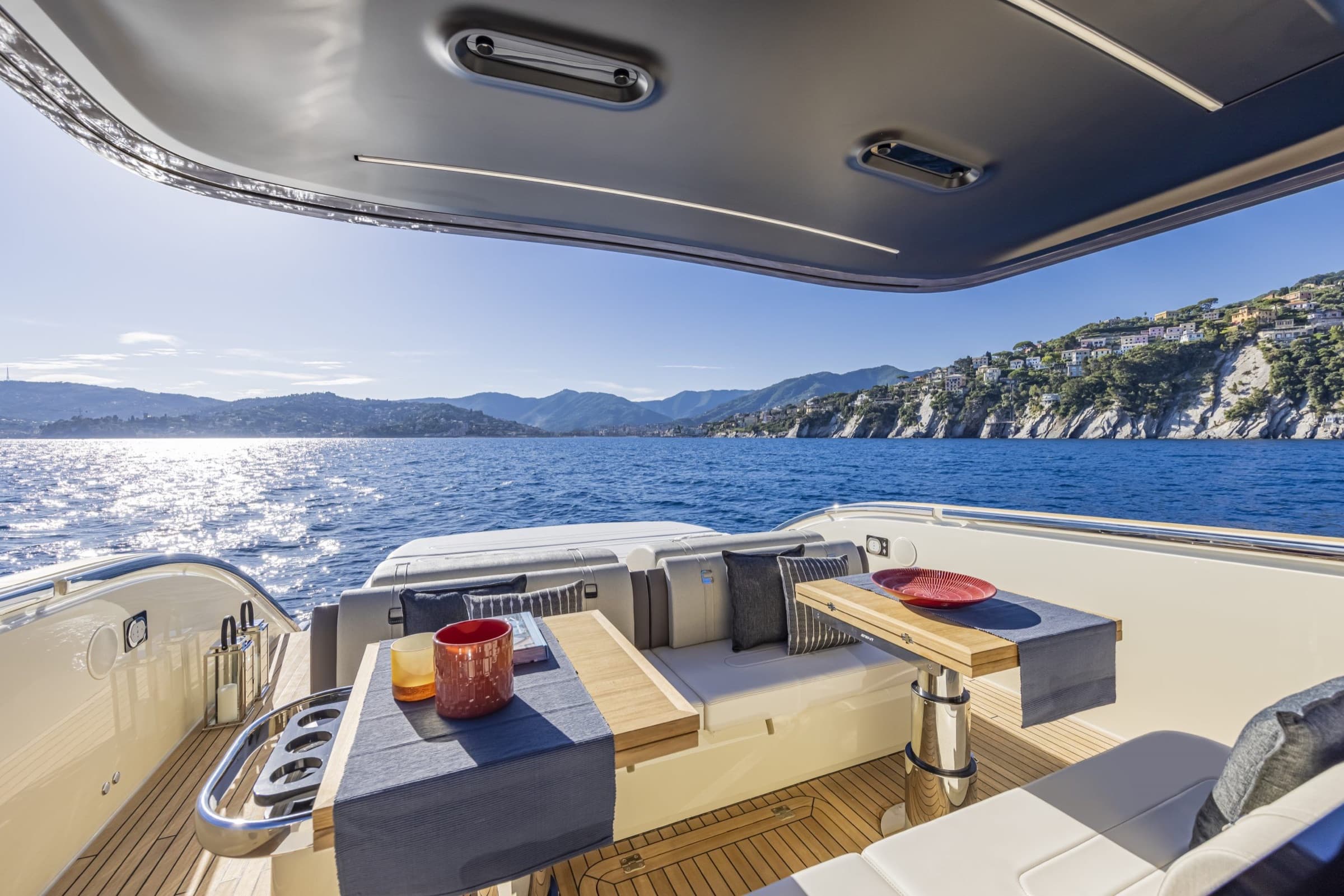 Invictus TT 460, yacht charter on the French Riviera (5)