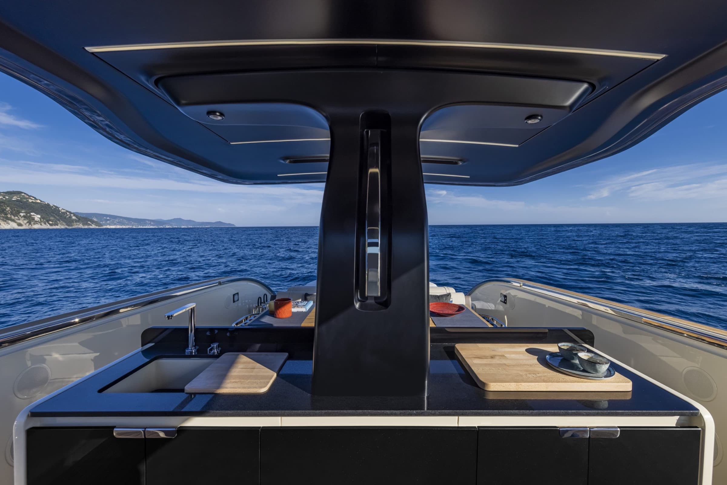 Invictus TT 460, yacht charter on the French Riviera (8)