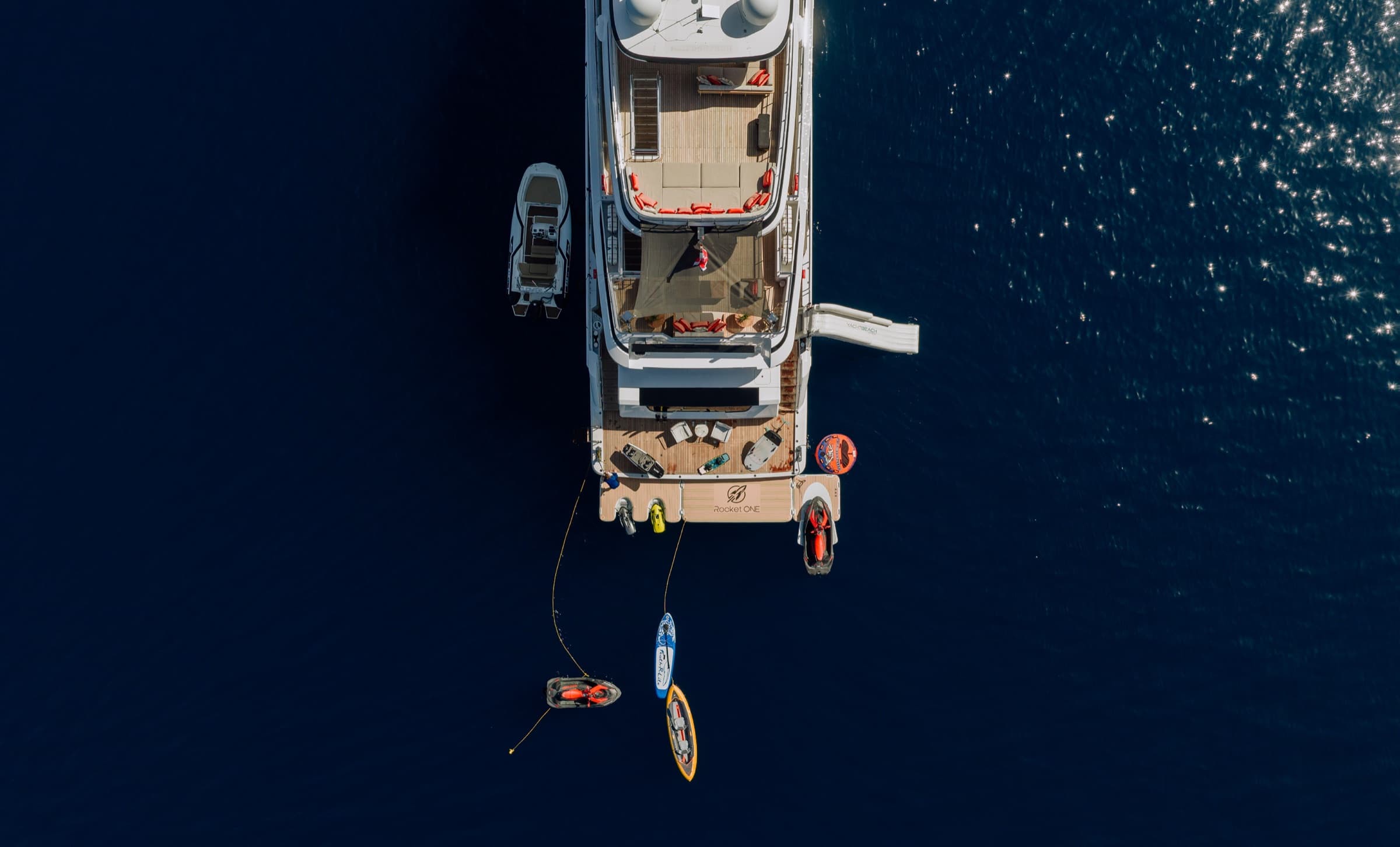 Majesty 120, yacht charter on the French Riviera (6)