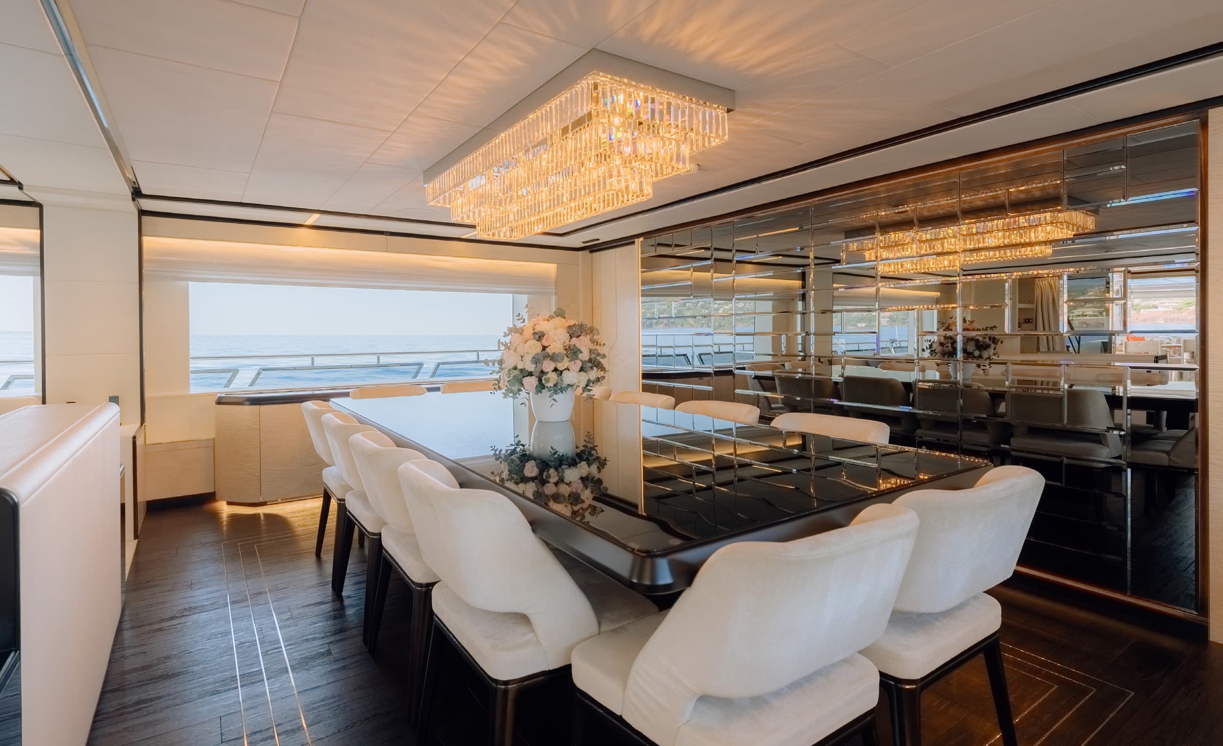 Majesty 120, yacht charter on the French Riviera (11)