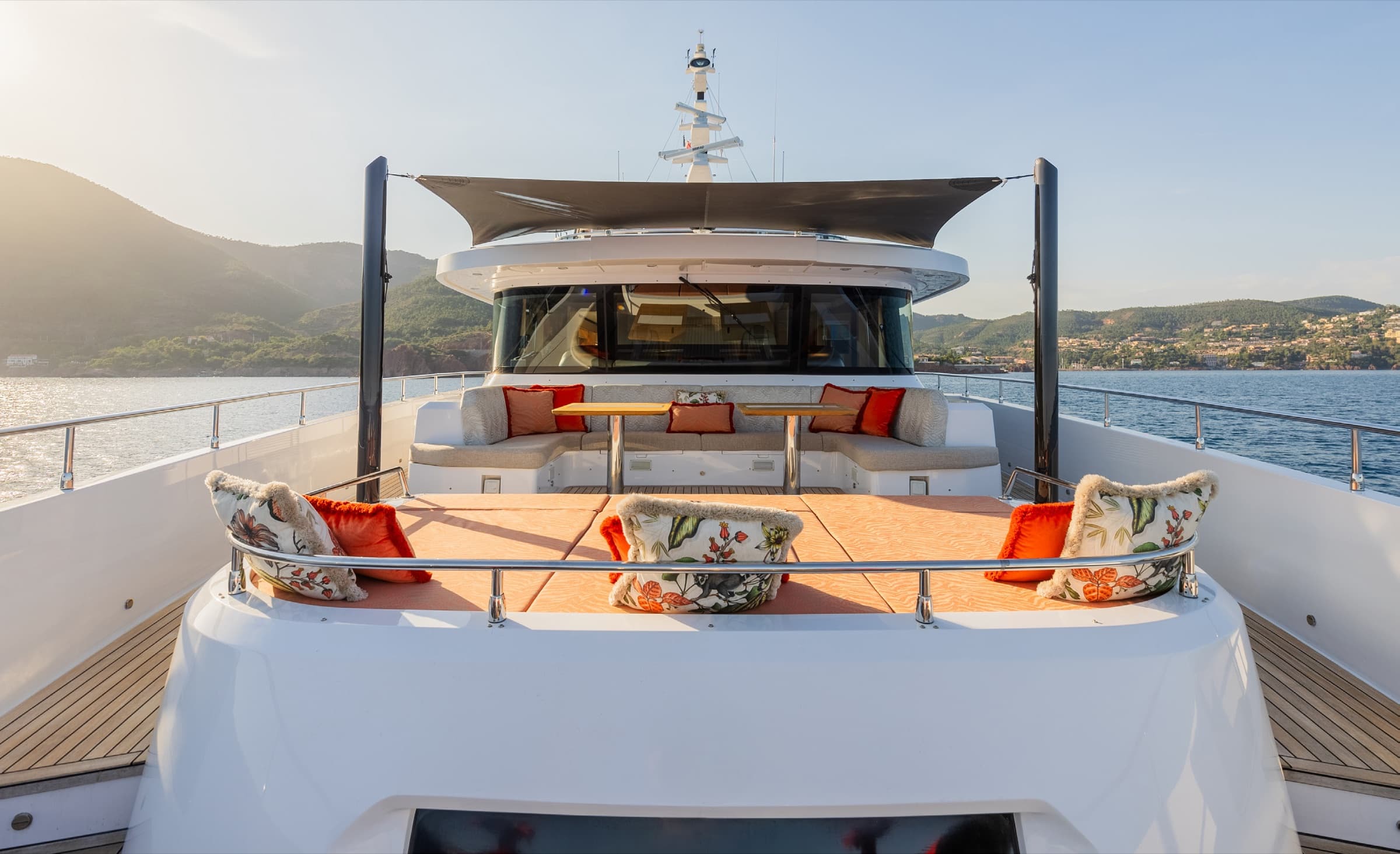 Majesty 120, yacht charter on the French Riviera (33)
