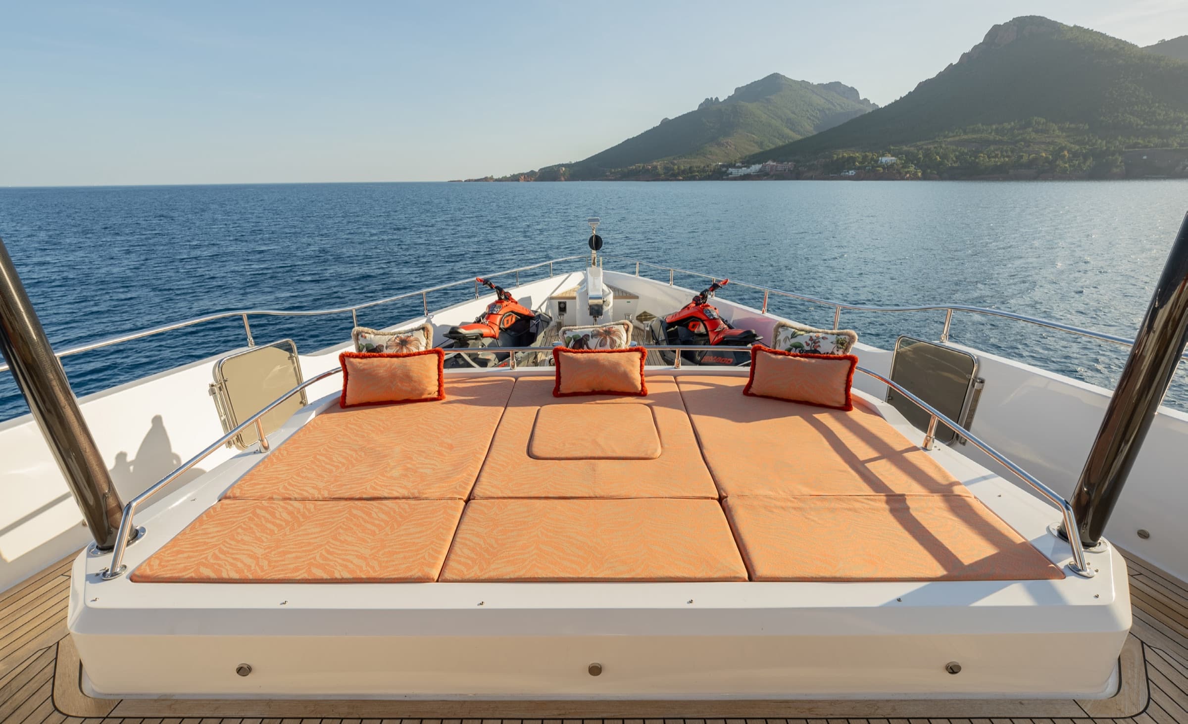 Majesty 120, yacht charter on the French Riviera (34)