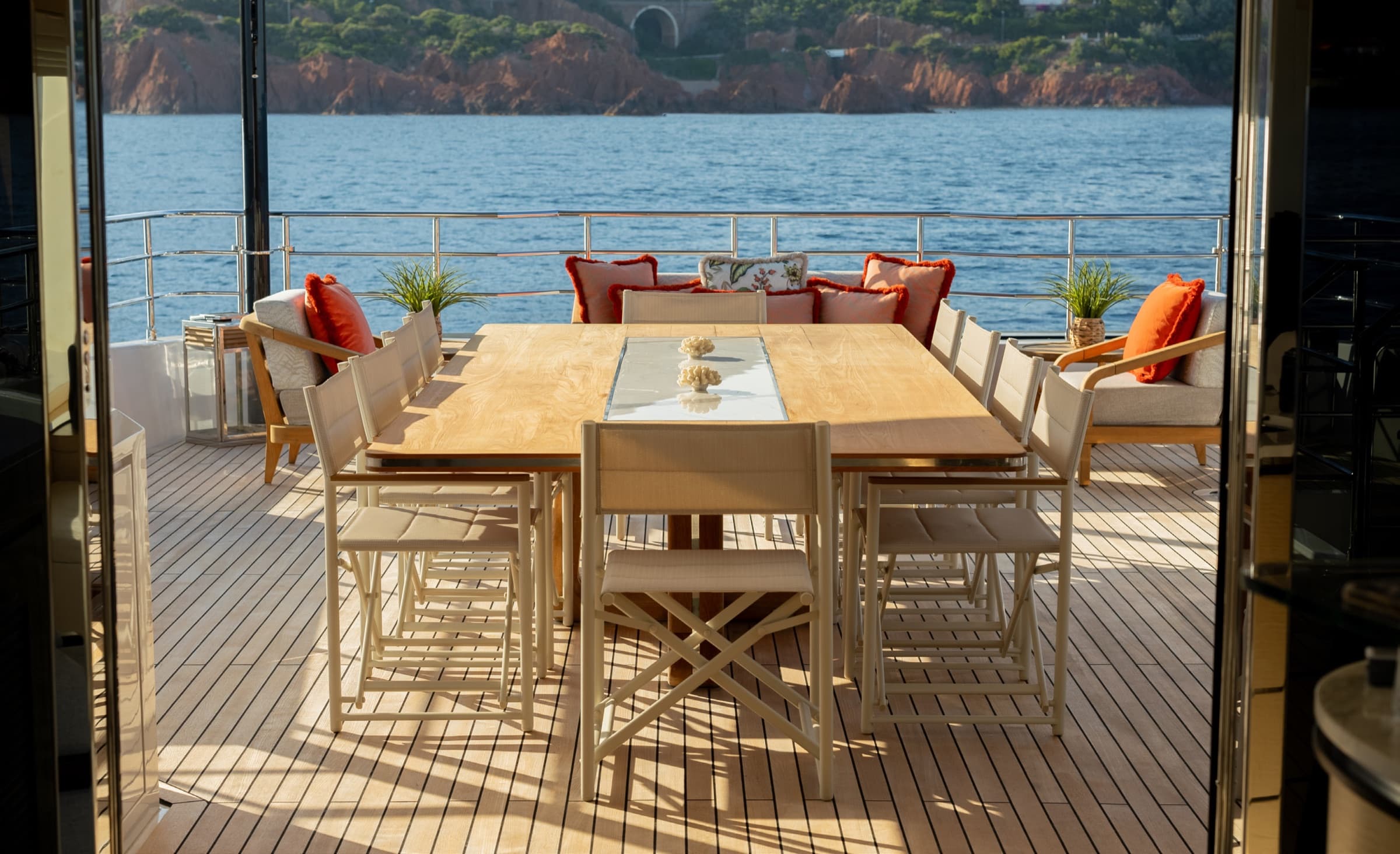 Majesty 120, yacht charter on the French Riviera (37)