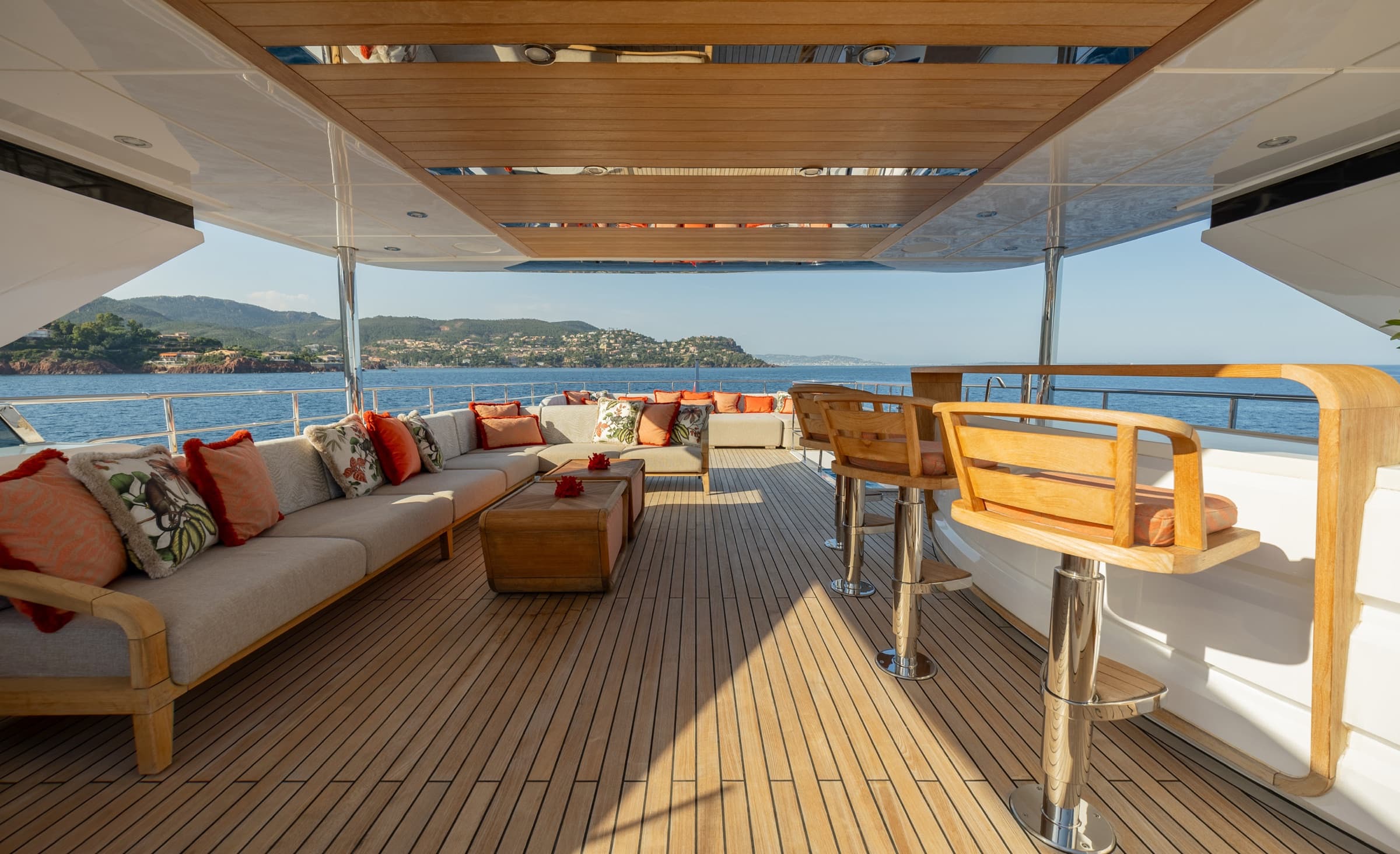 Majesty 120, yacht charter on the French Riviera (44)