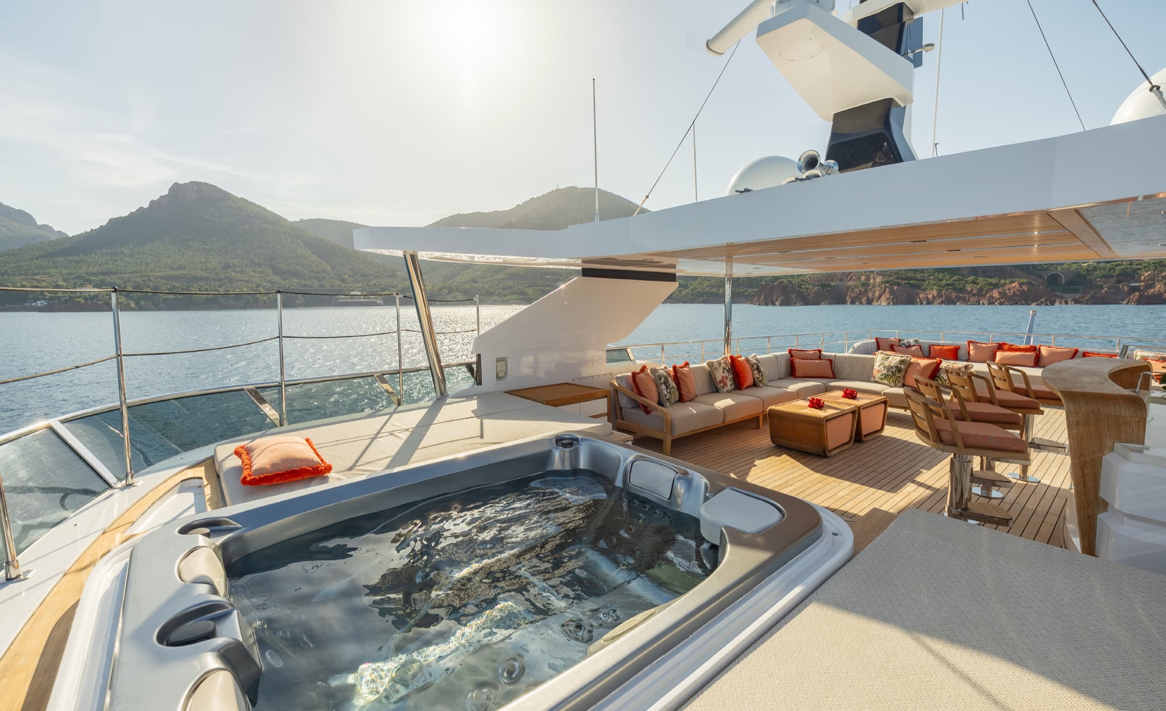 Majesty 120, yacht charter on the French Riviera (45)