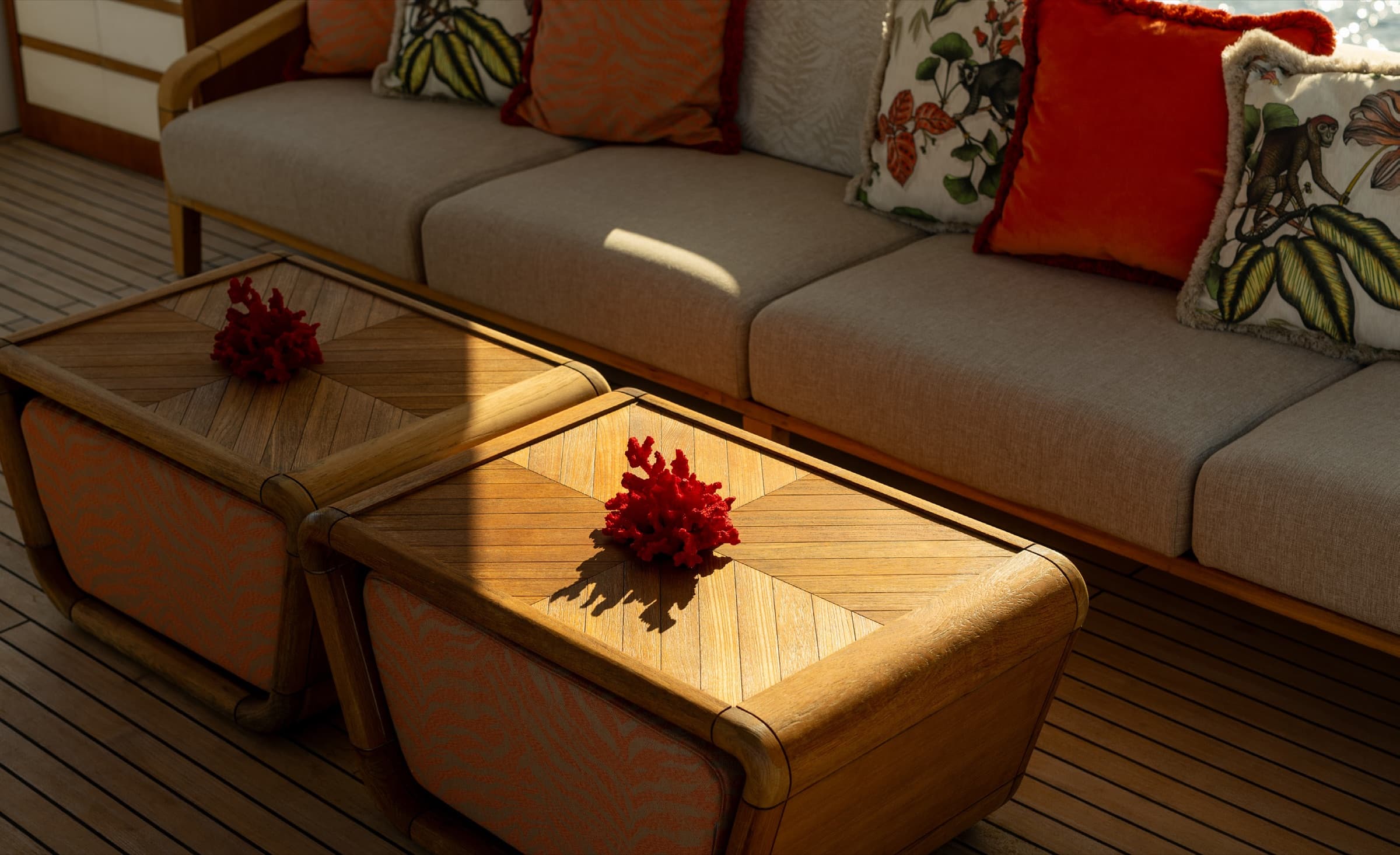 Majesty 120, yacht charter on the French Riviera (48)