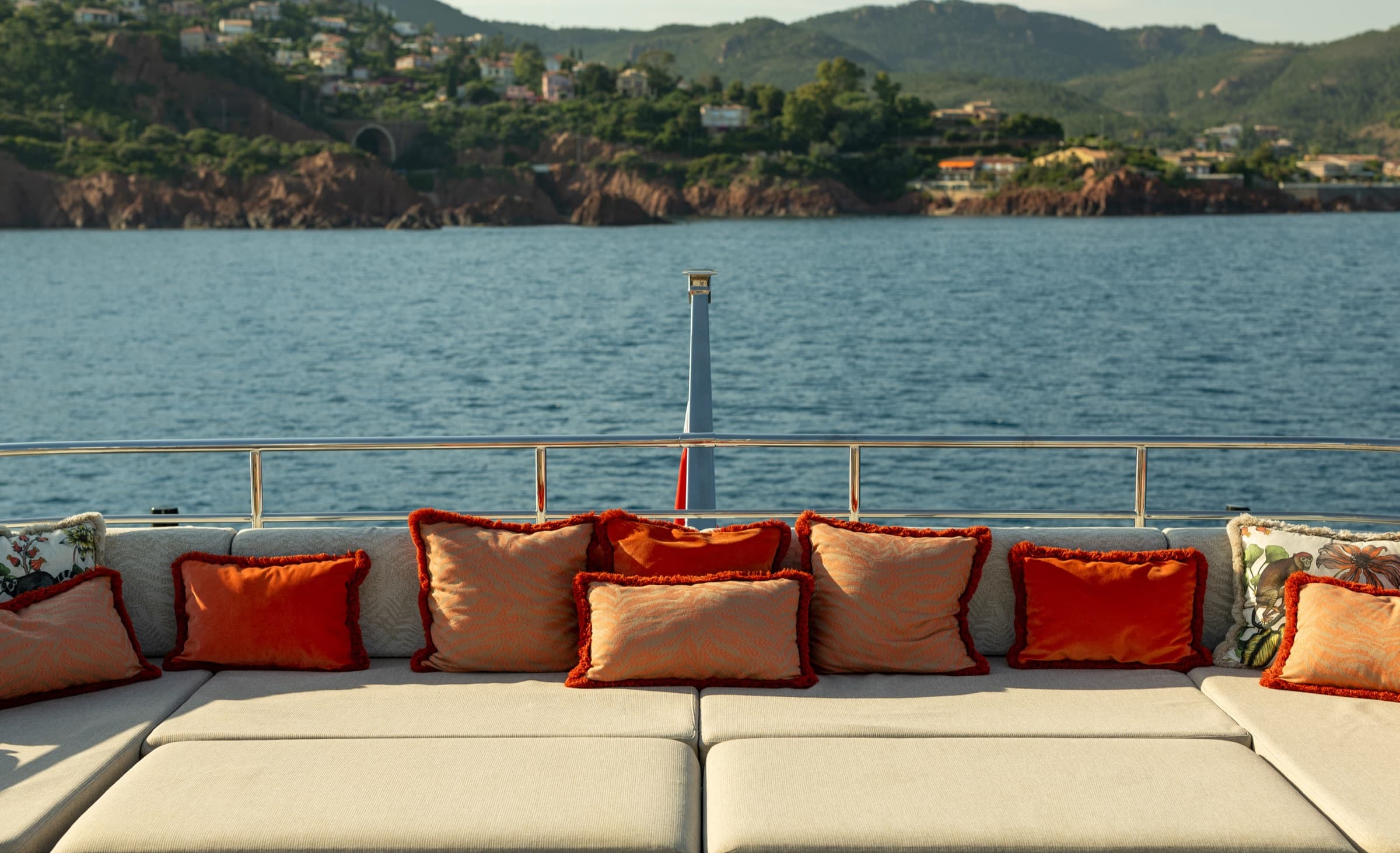Majesty 120, yacht charter on the French Riviera (50)