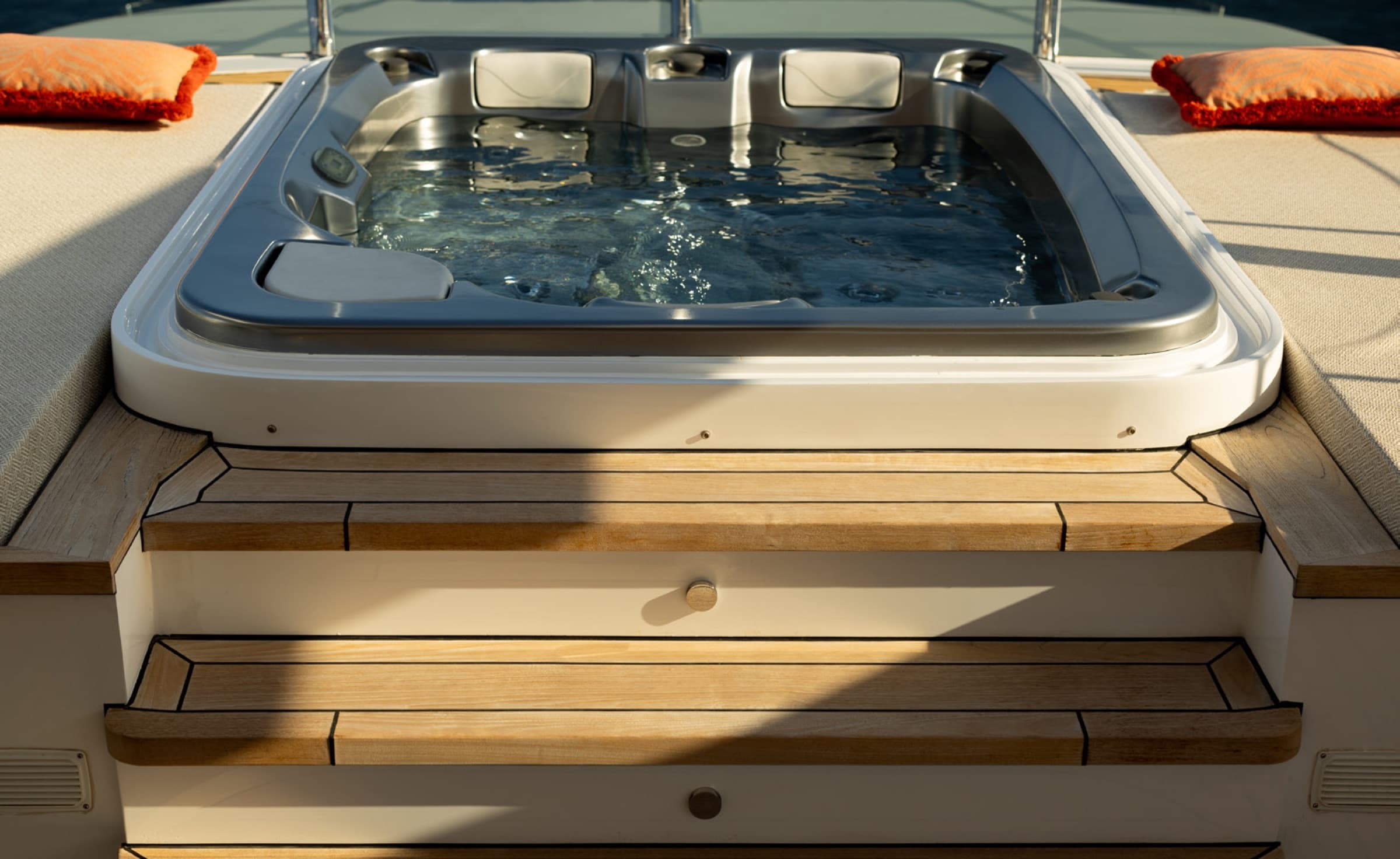 Majesty 120, yacht charter on the French Riviera (52)
