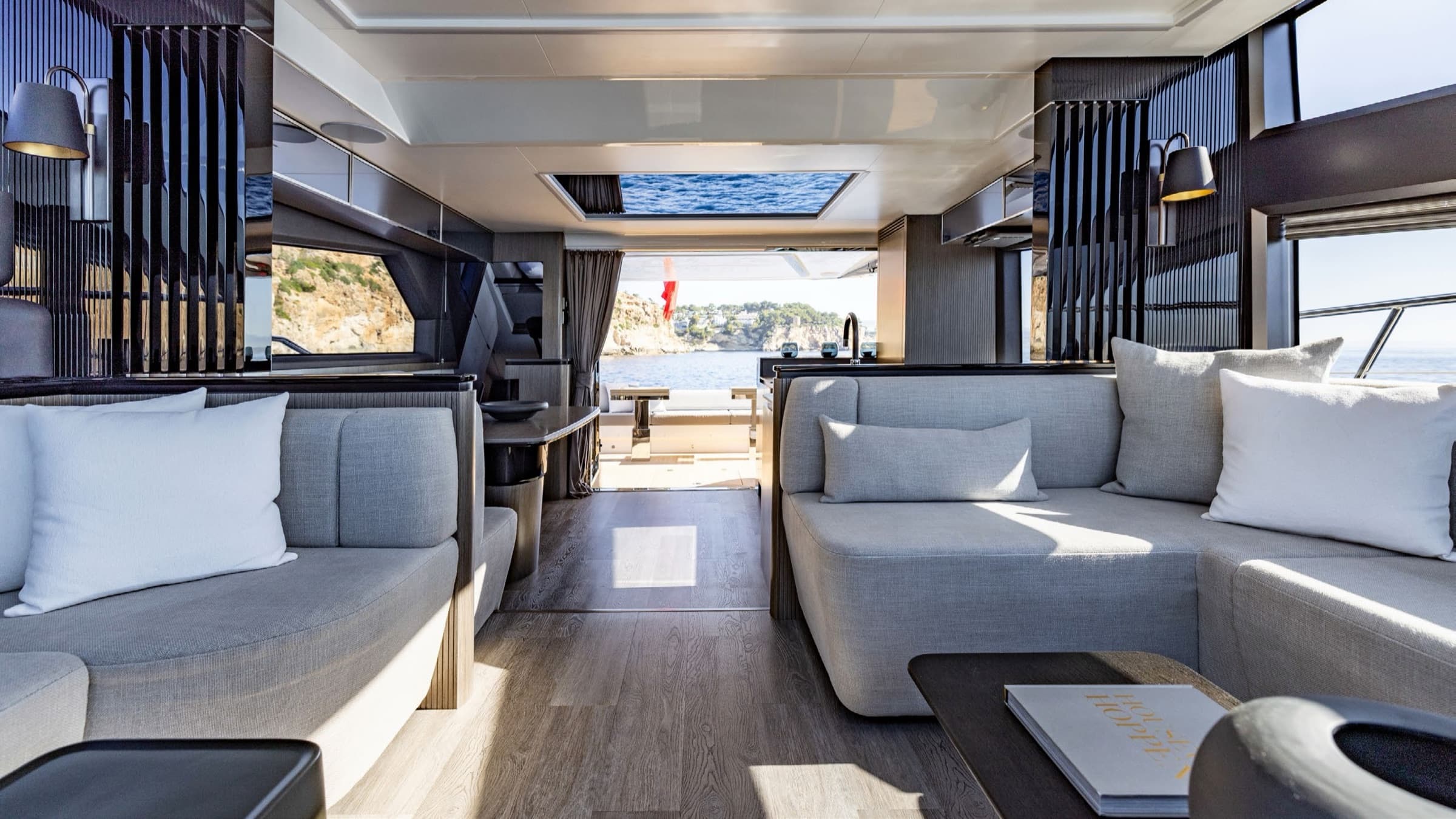 Le Pearl 63 en location sur la Côte d'Azur, vue 11