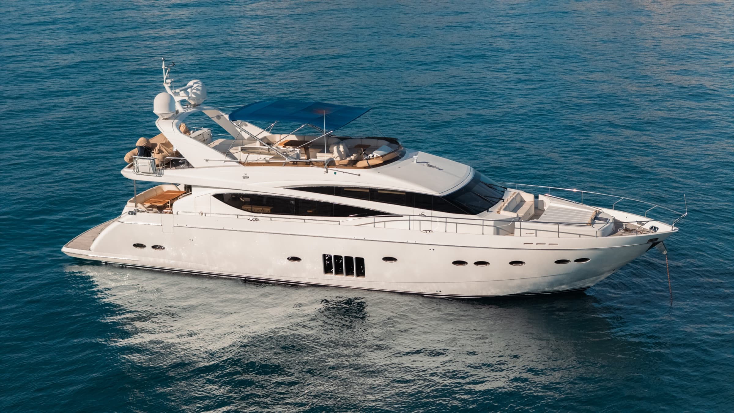 Le Princess 85 en location sur la Côte d'Azur, vue 4