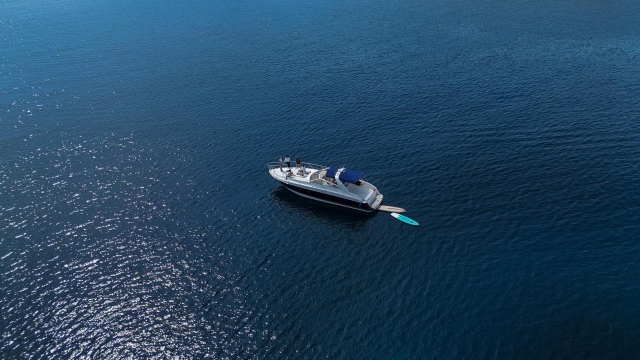 Princess V42, yacht charter on the French Riviera (7)