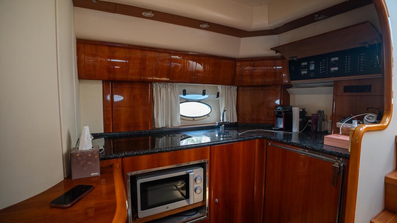 Princess V42, yacht charter on the French Riviera (10)