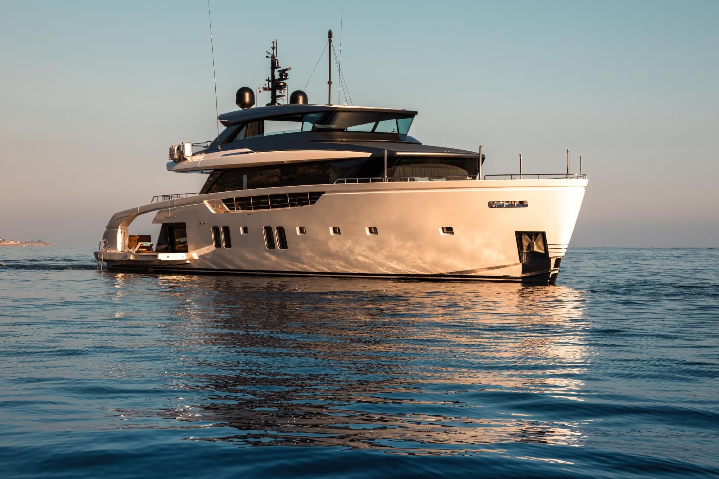 Sanlorenzo SX112, yacht charter on the French Riviera