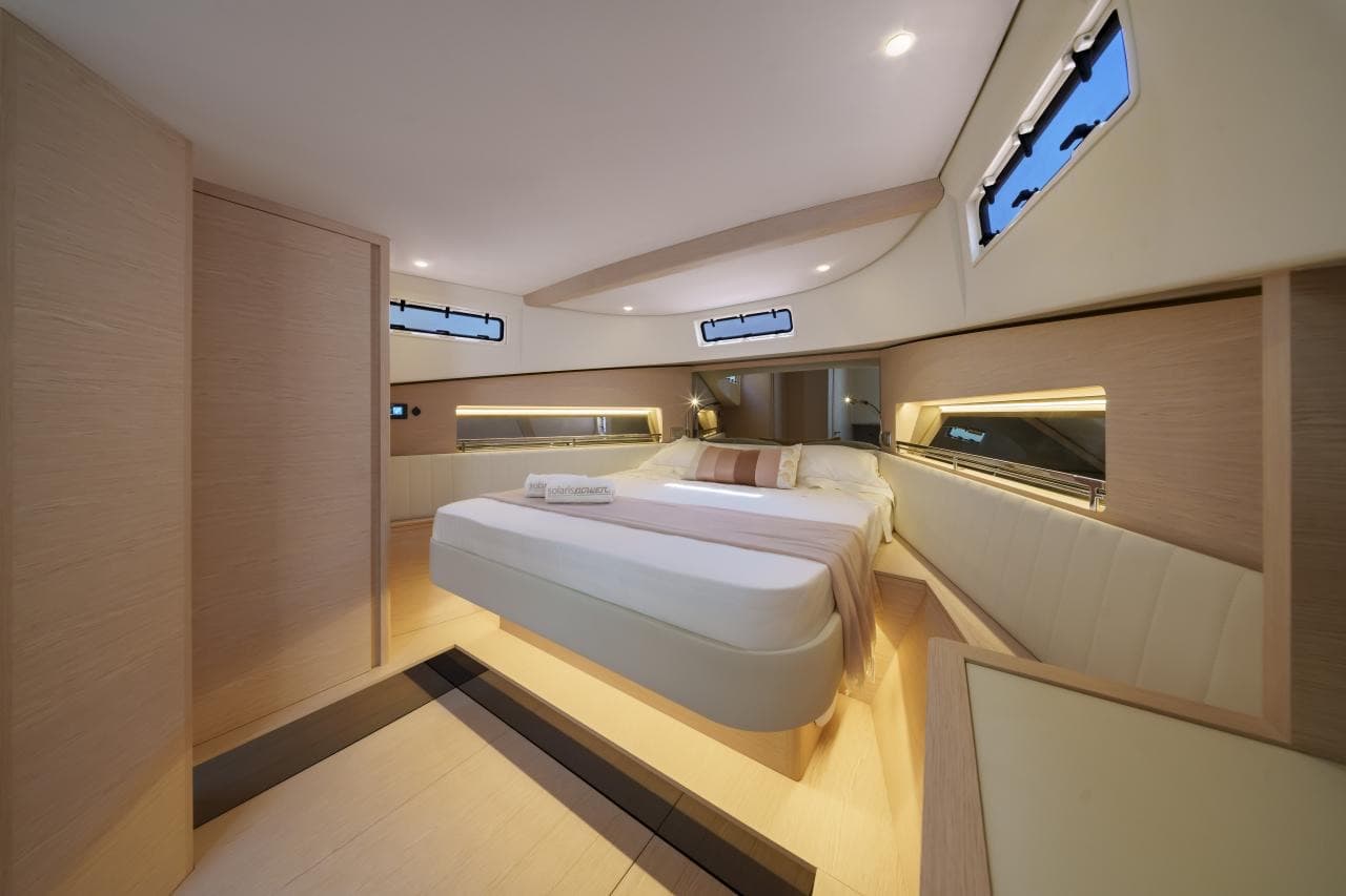 Solaris Power 44 Open, yacht charter on the French Riviera (7)