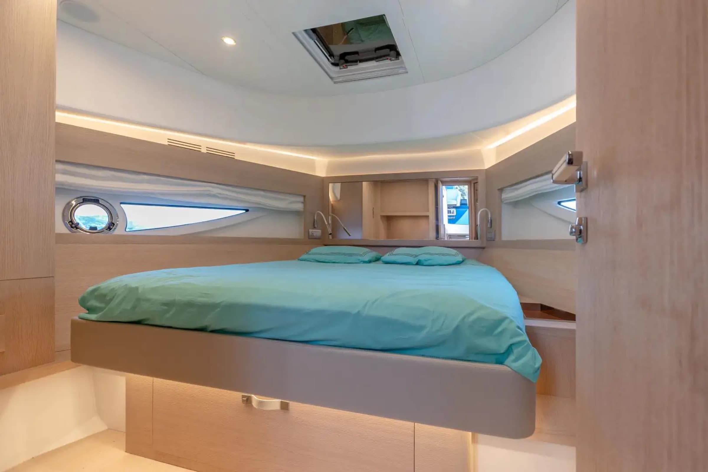 Solaris Yachts 48 Open, yacht charter on the French Riviera (10)