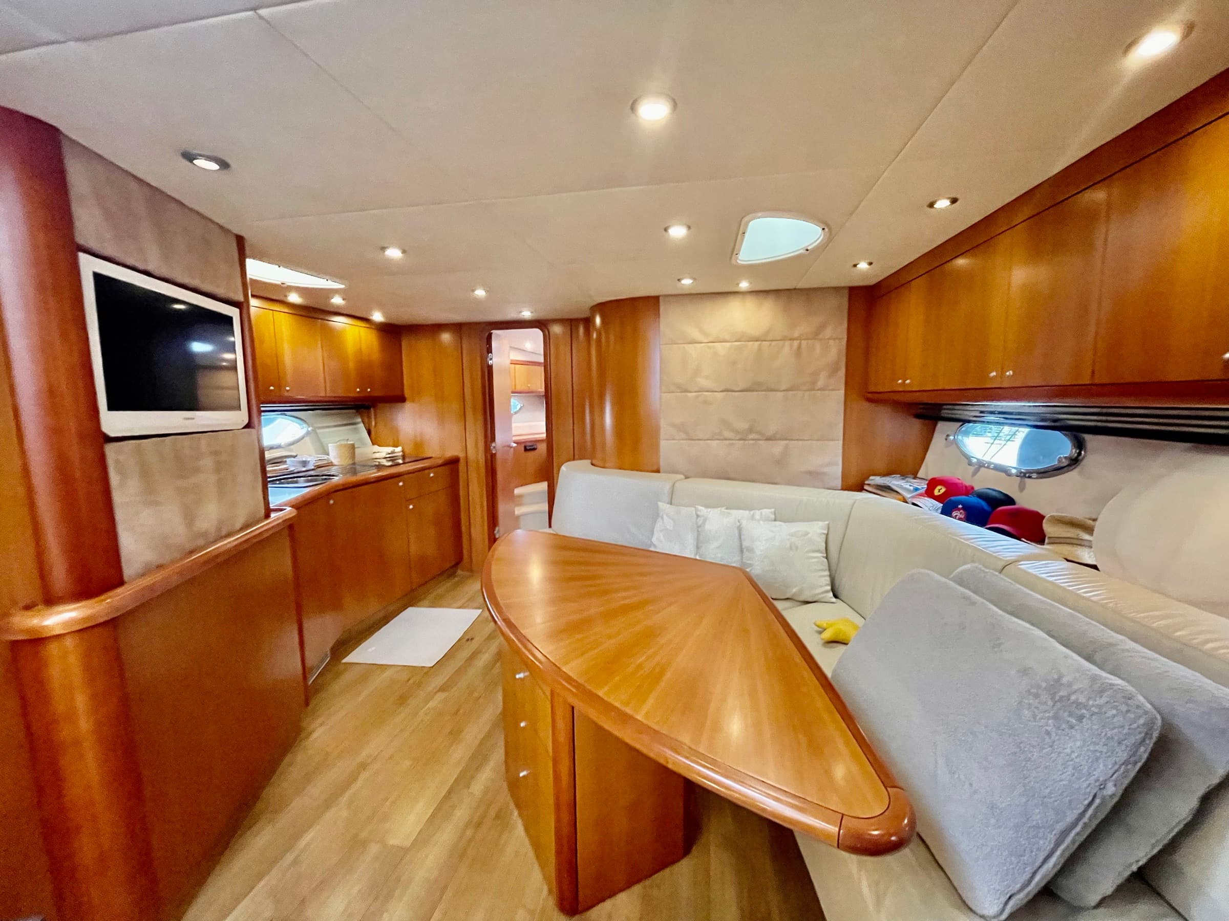 Sunseeker Portofino 53, yacht charter on the French Riviera (9)