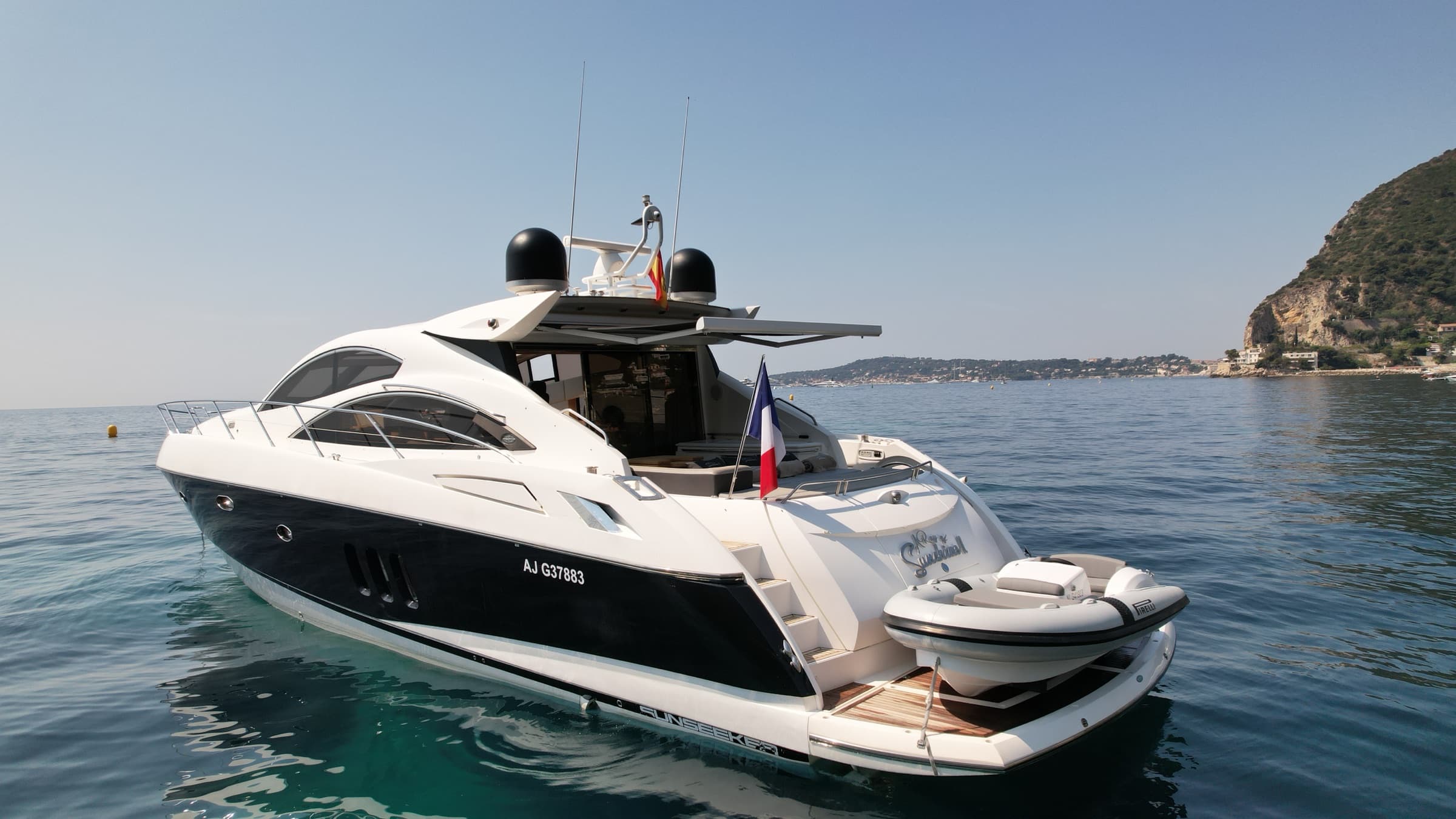 Sunseeker Predator 62, yacht charter on the French Riviera (6)