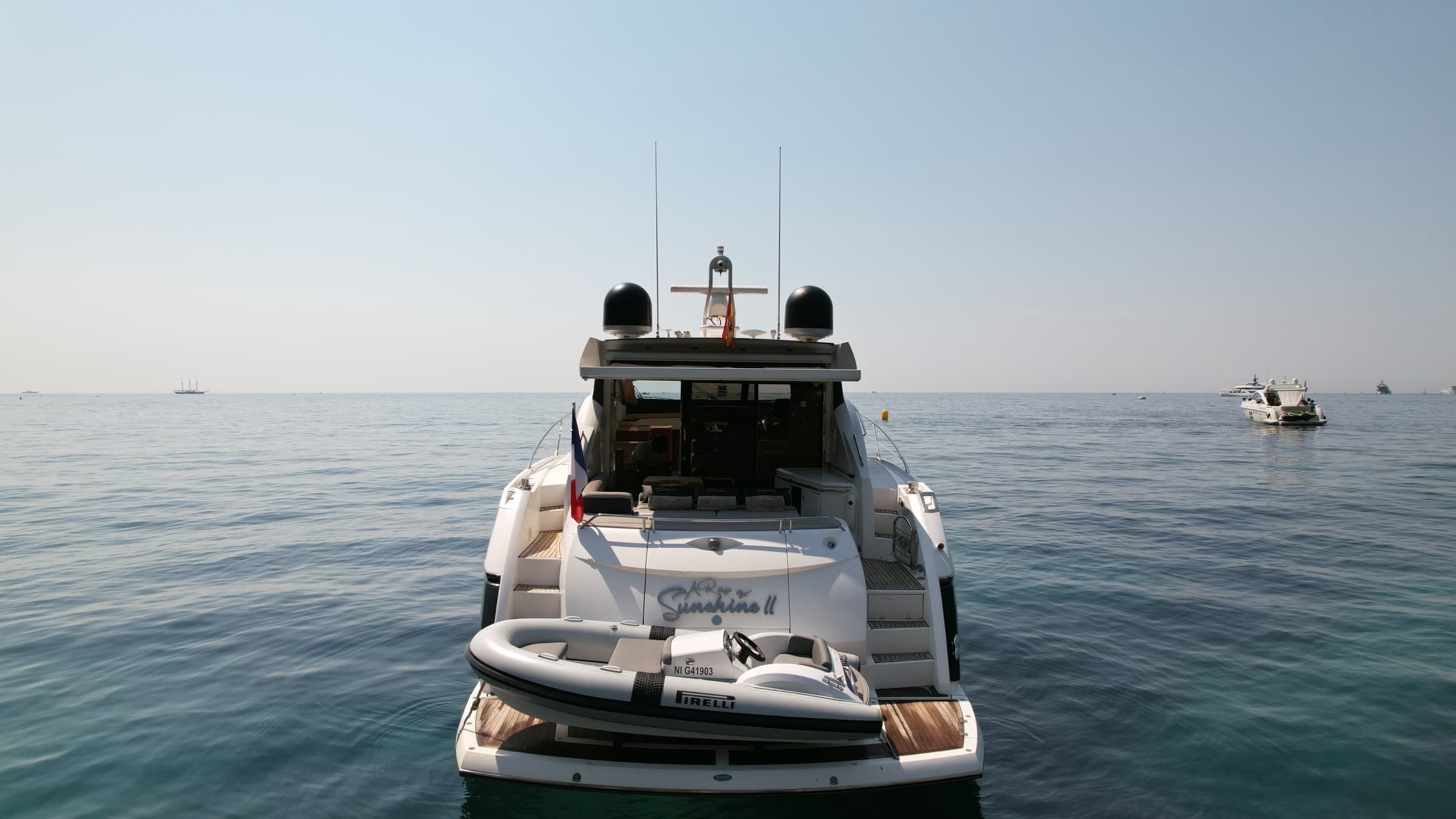 Sunseeker Predator 62, yacht charter on the French Riviera (7)